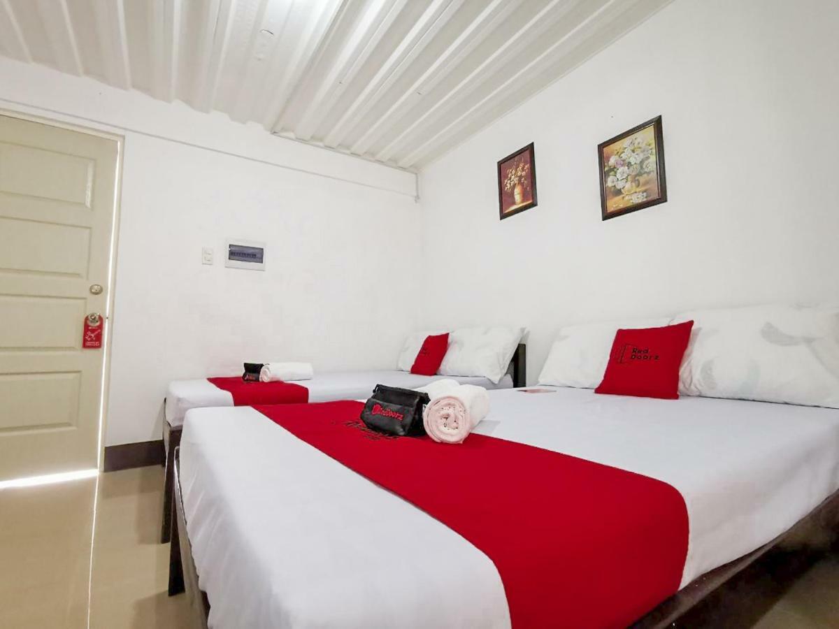 Отель Reddoorz Near Davao Medical School Foundation Экстерьер фото