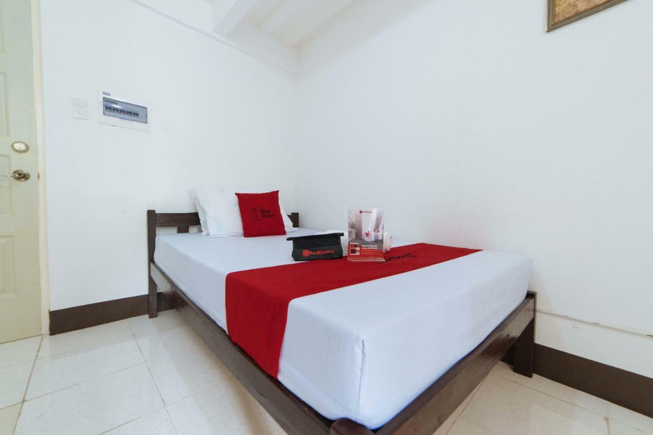 Отель Reddoorz Near Davao Medical School Foundation Экстерьер фото