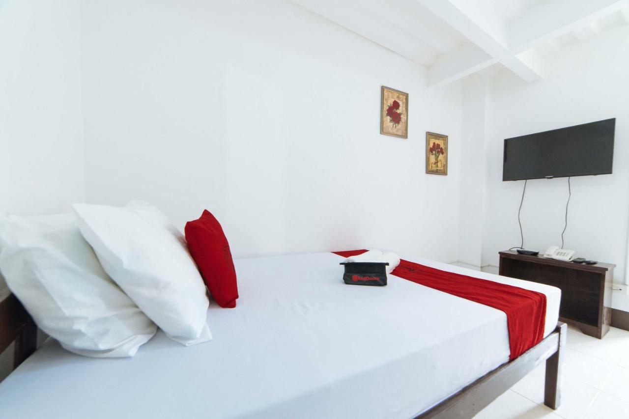 Отель Reddoorz Near Davao Medical School Foundation Экстерьер фото